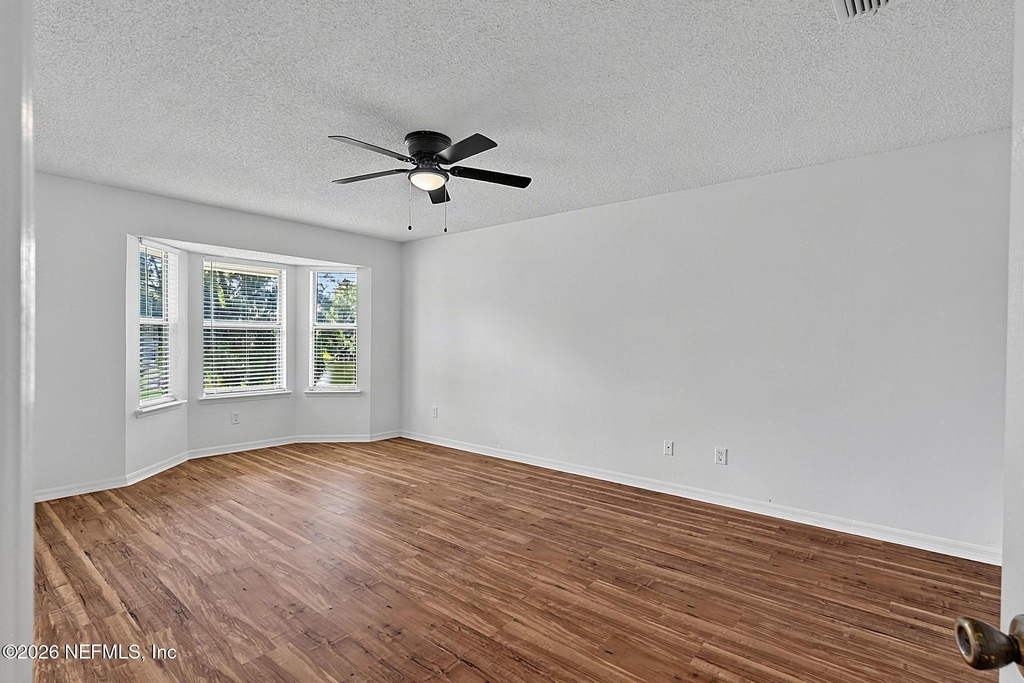 8426 Country Bend Circle W - Photo 14