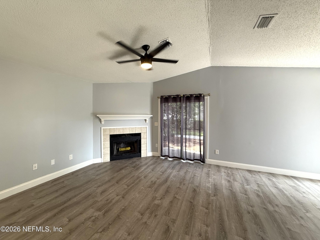 1033 Sea Hawk Drive - Photo 3