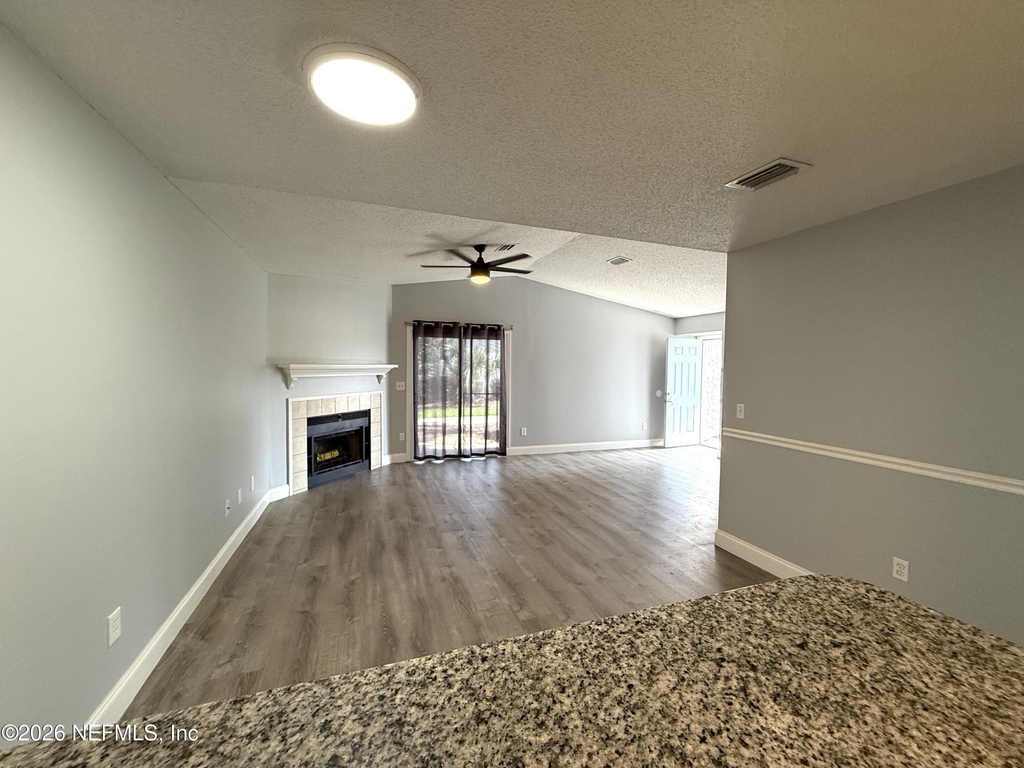 1033 Sea Hawk Drive - Photo 5