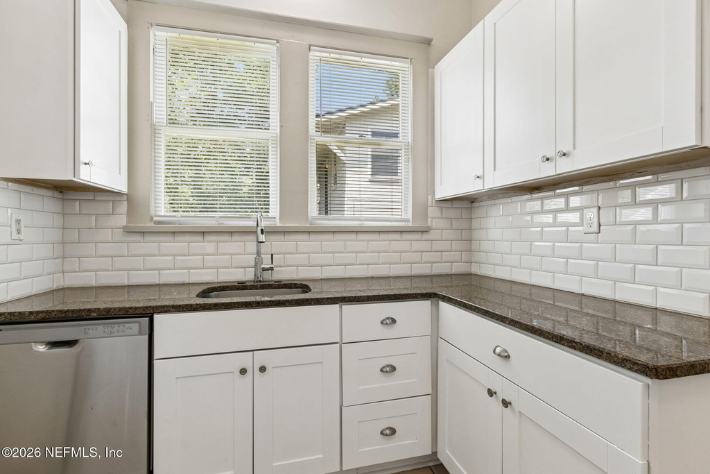 2747 Forbes Street - Photo 22