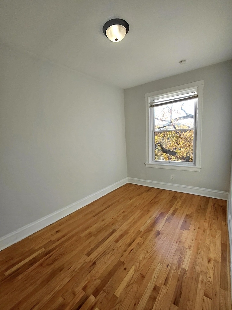 1255 N Harding Avenue - Photo 8