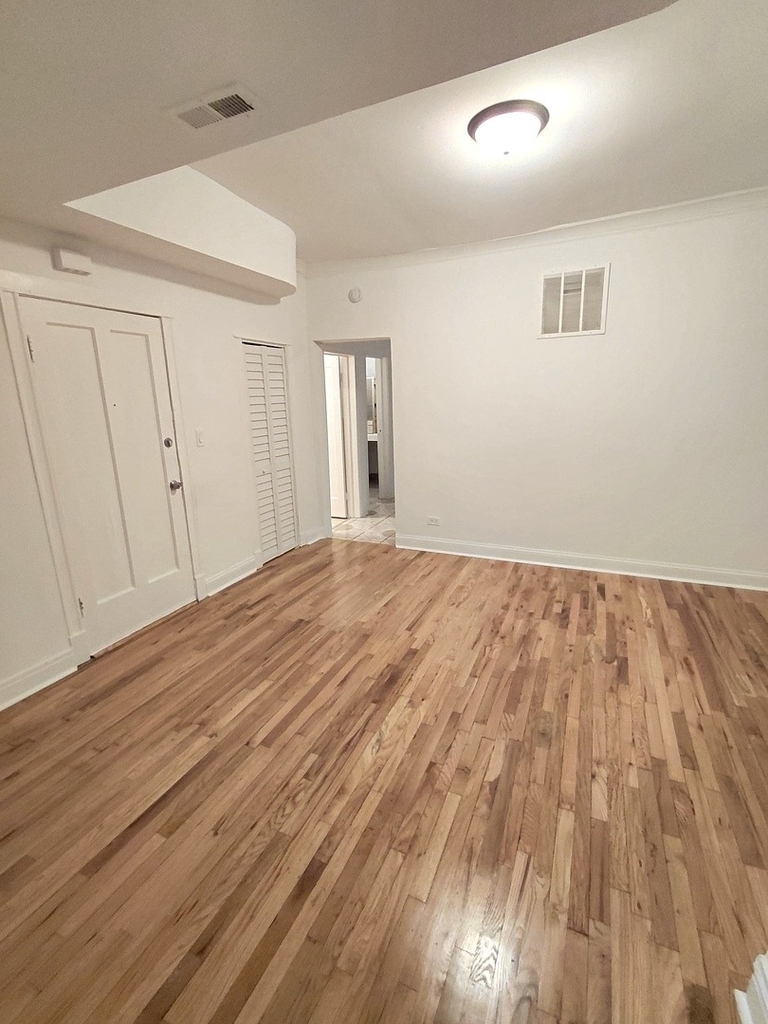 1255 N Harding Avenue - Photo 3