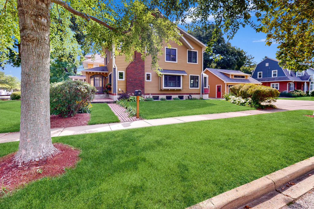 523 Prairie Street - Photo 2