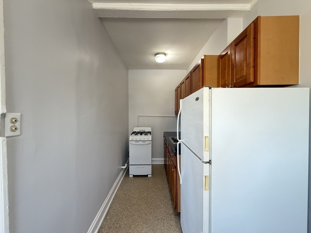917 W Eastwood Avenue - Photo 1
