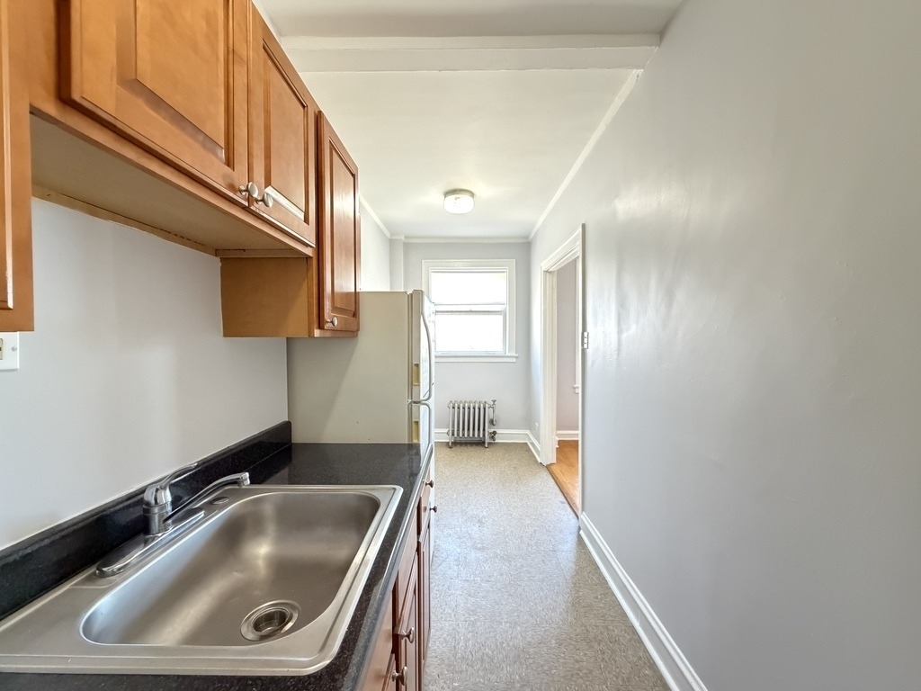917 W Eastwood Avenue - Photo 4