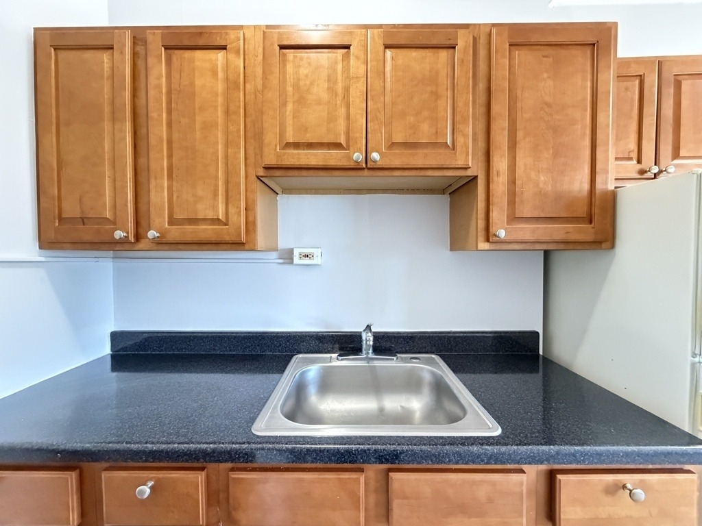 917 W Eastwood Avenue - Photo 3