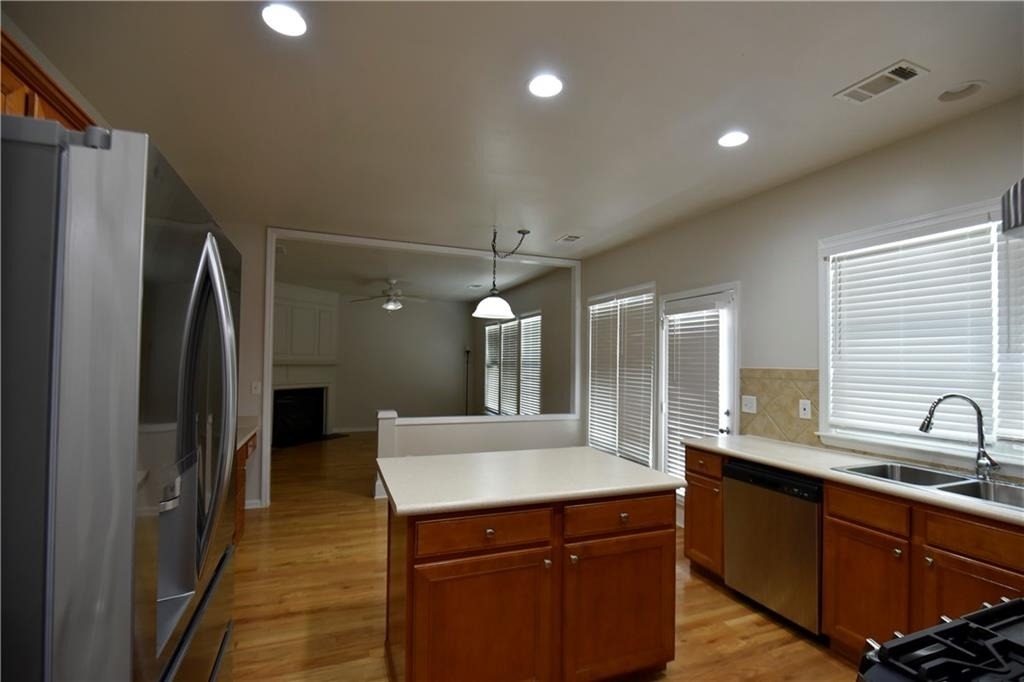 2115 Vistoria Drive - Photo 3