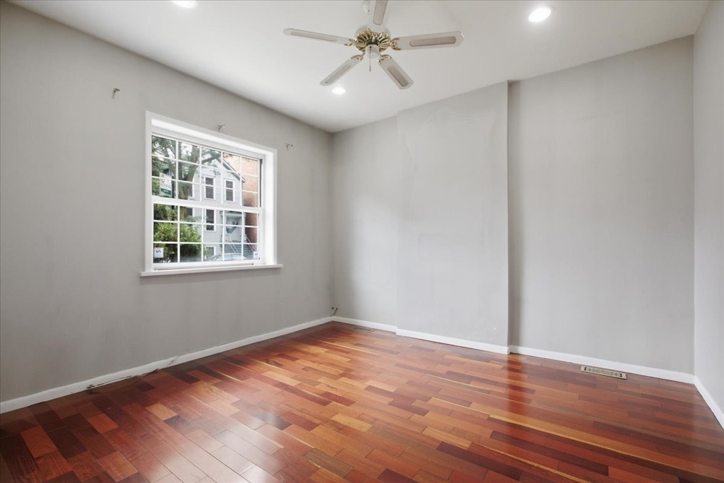 1611 N Wood Street - Photo 1