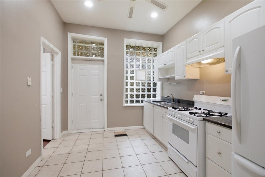 1611 N Wood Street - Photo 7