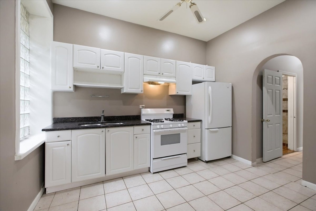 1611 N Wood Street - Photo 6