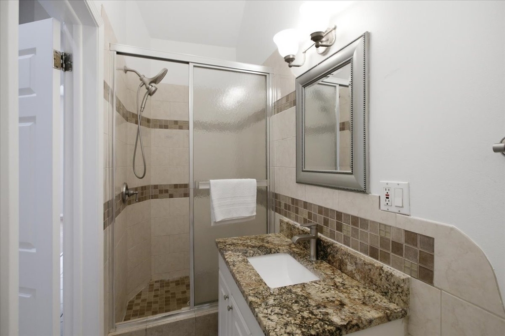 1609 N Wood Street - Photo 3