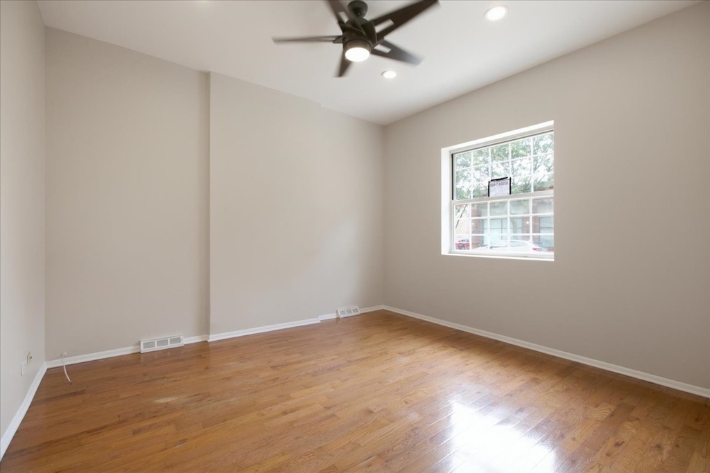 1609 N Wood Street - Photo 5