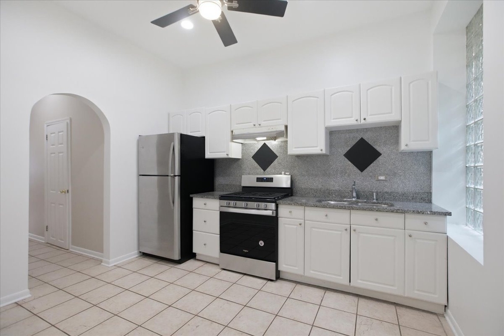 1609 N Wood Street - Photo 1
