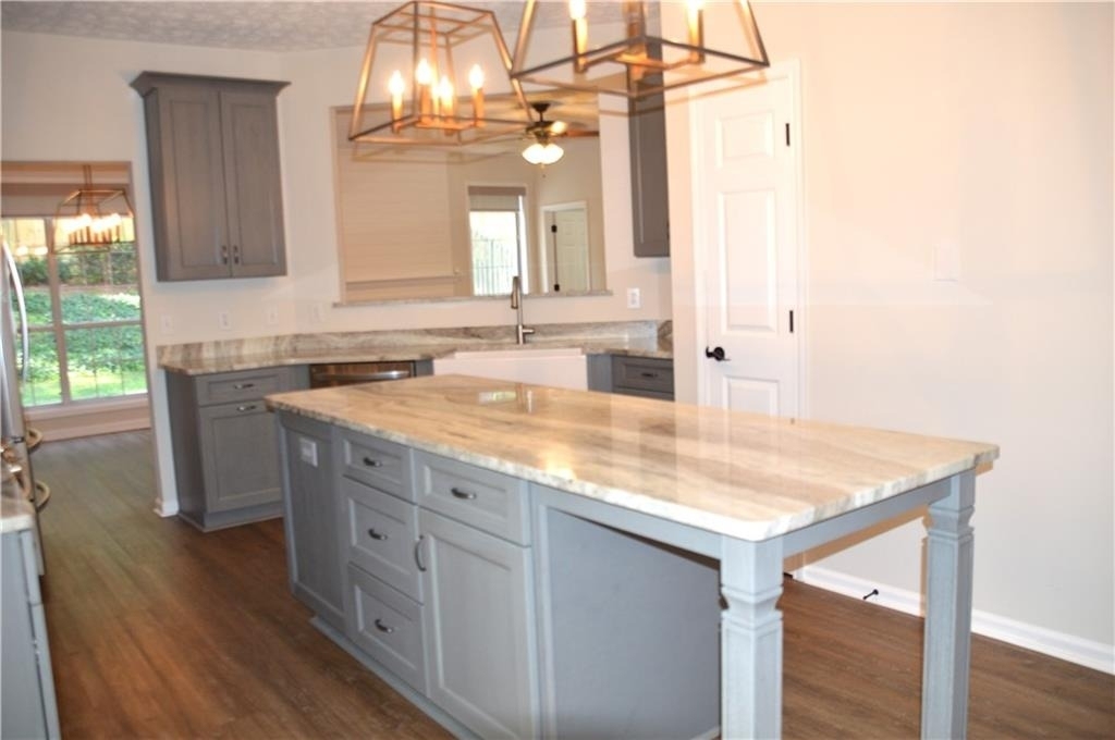 2021 Crestview Way - Photo 4