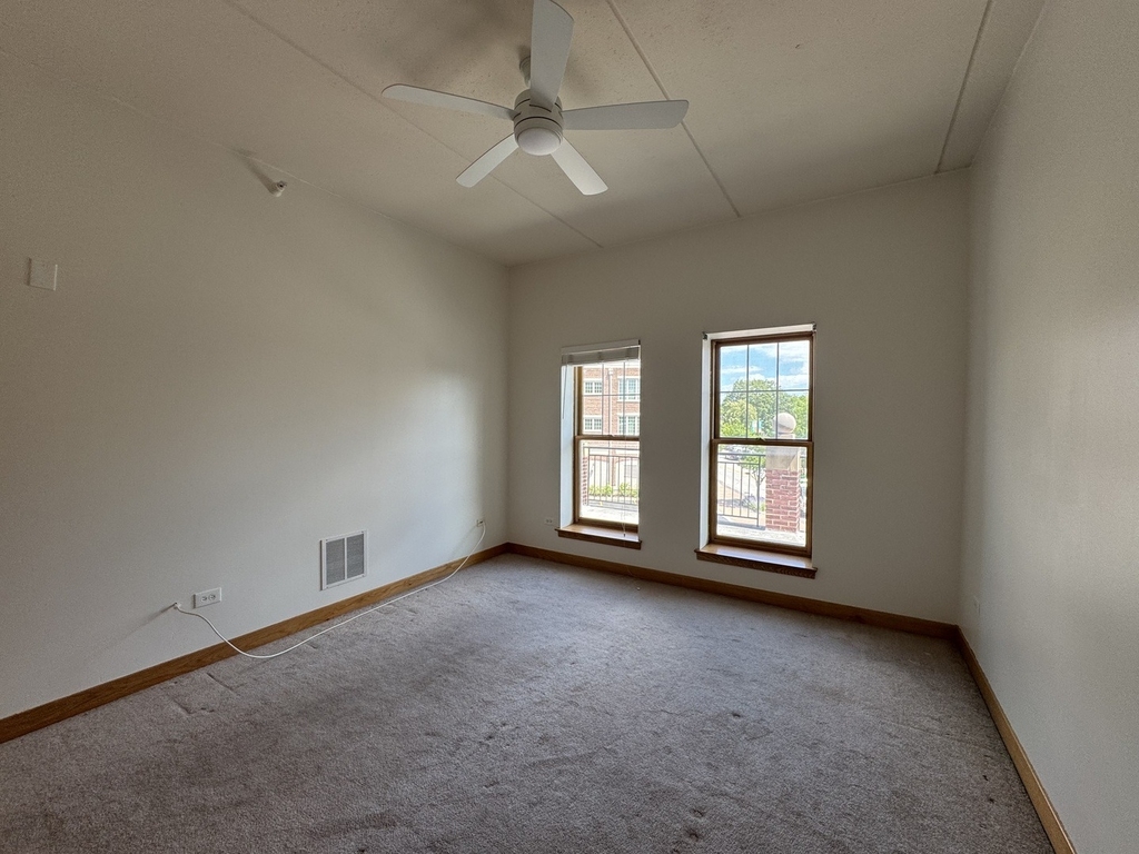 40 E Northwest Highway - Photo 15