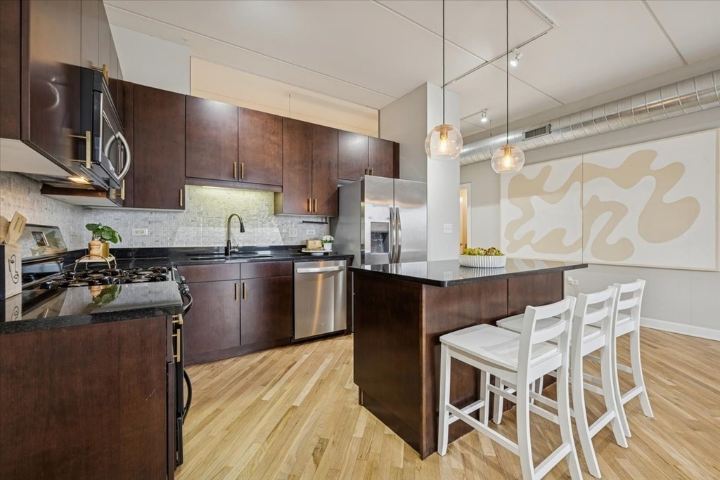 3125 W Fullerton Avenue - Photo 11