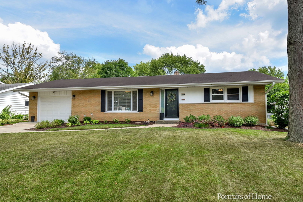 311 Longview Drive - Photo 0