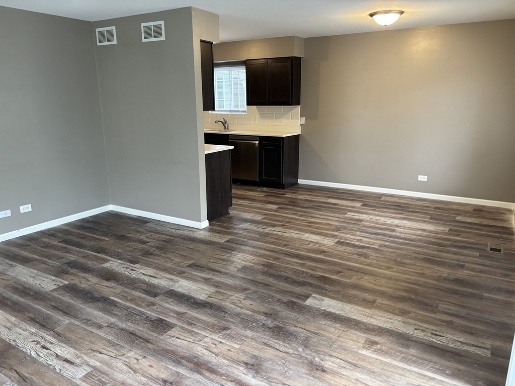 501 Lowell Drive - Photo 2