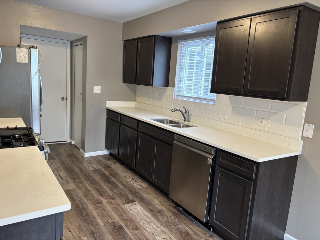 501 Lowell Drive - Photo 3