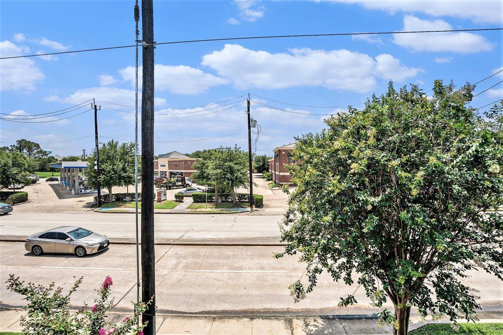 1500 Bay Area Boulevard - Photo 16