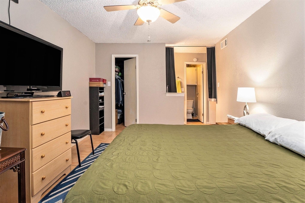 1500 Bay Area Boulevard - Photo 8