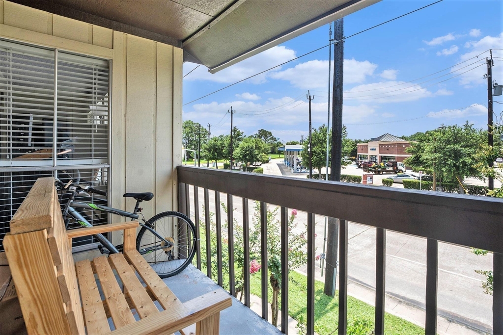 1500 Bay Area Boulevard - Photo 15