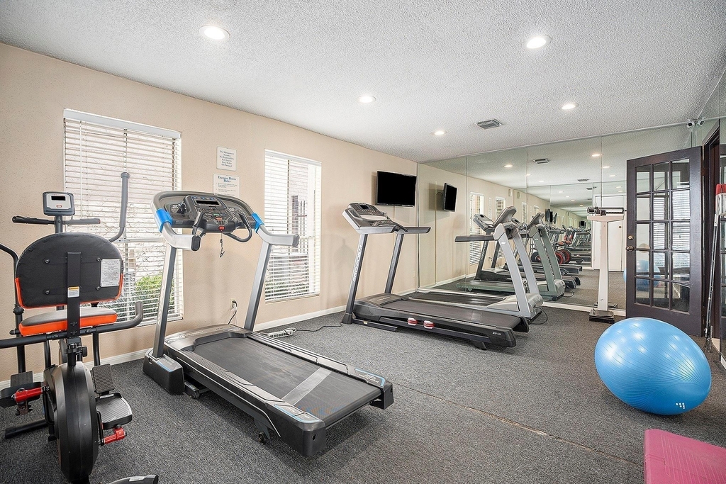 1500 Bay Area Boulevard - Photo 17