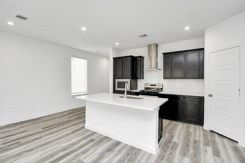 12316 Basilwood Drive - Photo 6