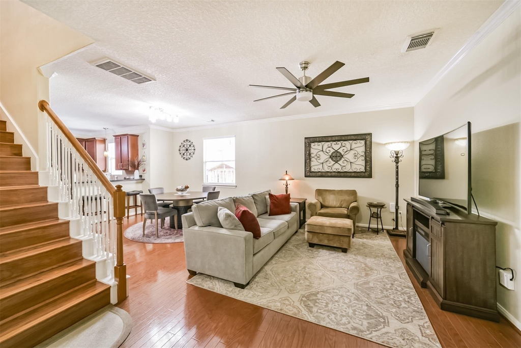 1430 W 24th Street - Photo 4