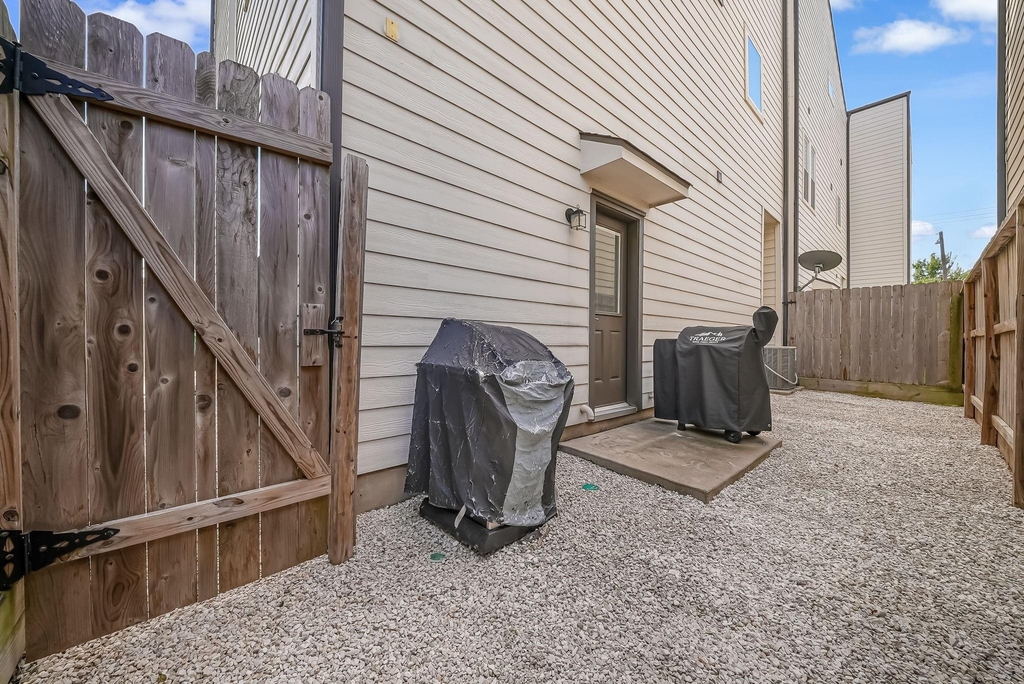 5916 Petty Street - Photo 29