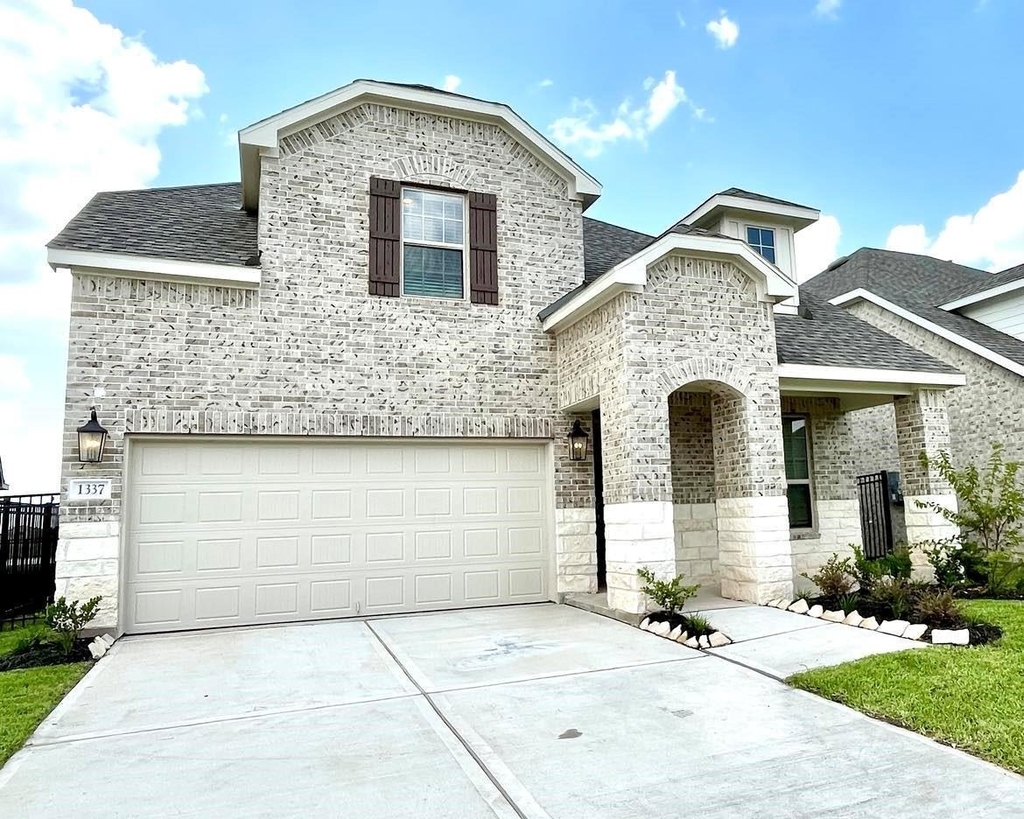 1337 Grass Bend Dr - Photo 0