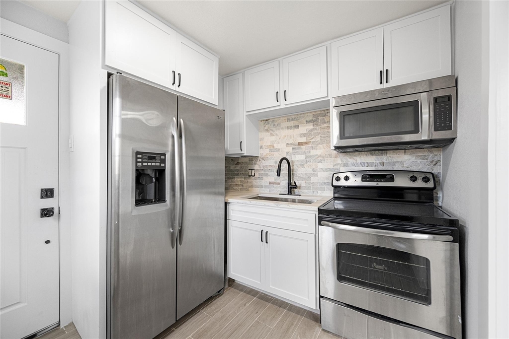 3229 Holman Street - Photo 3