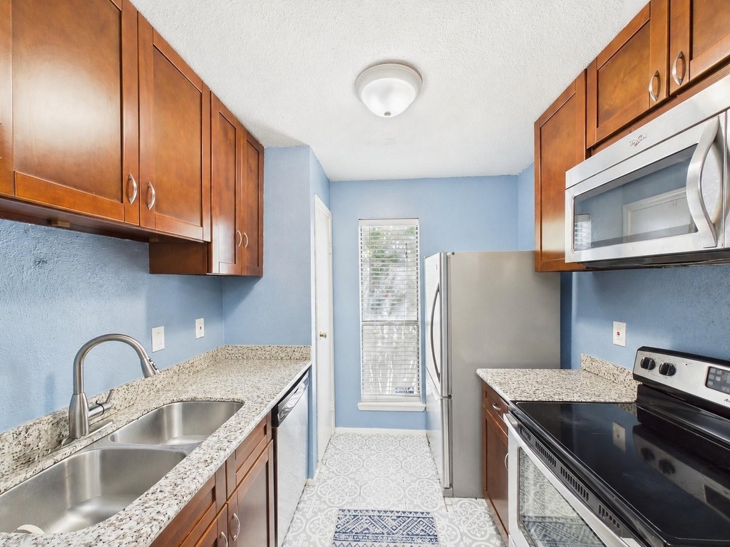 7950 N Stadium Drive - Photo 6