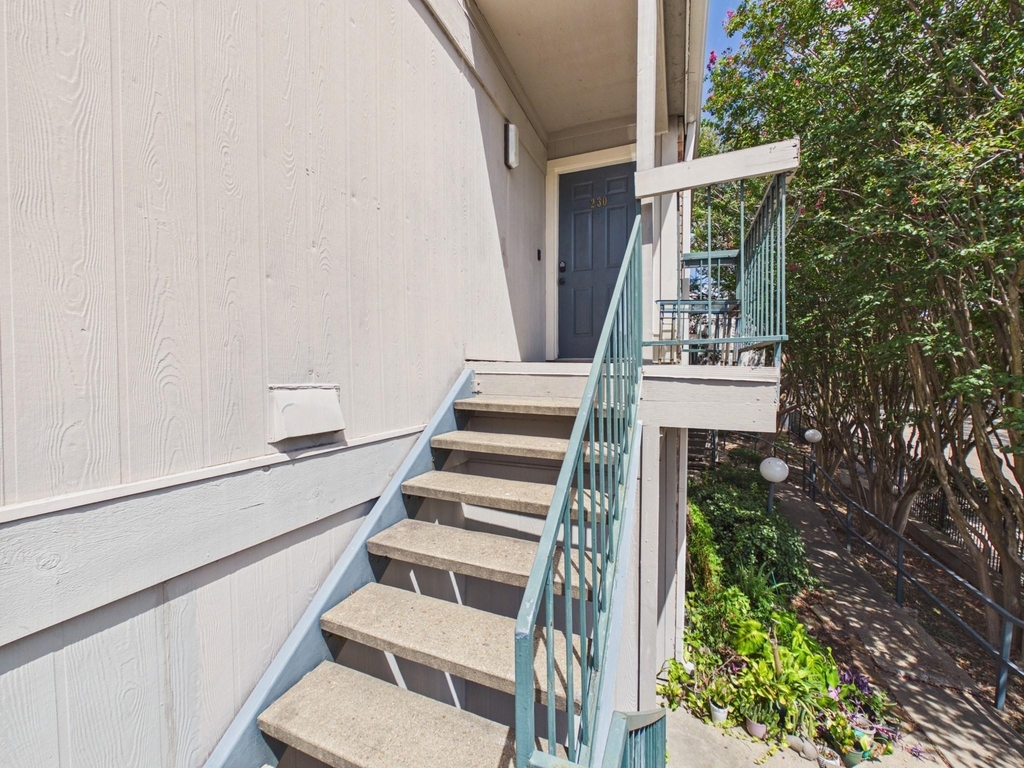 7950 N Stadium Drive - Photo 1