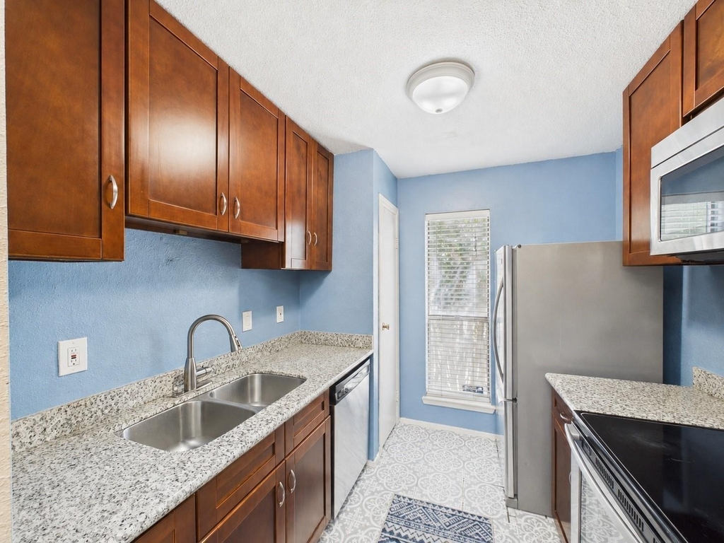 7950 N Stadium Drive - Photo 7