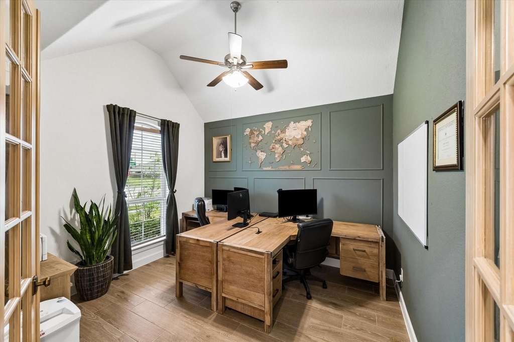 729 Maplewood - Photo 4