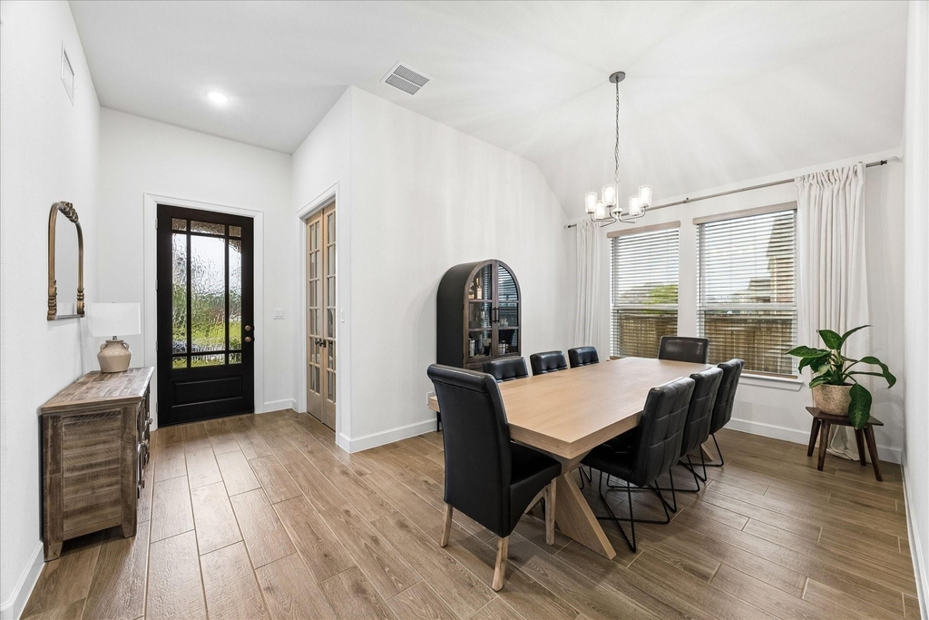 729 Maplewood - Photo 5