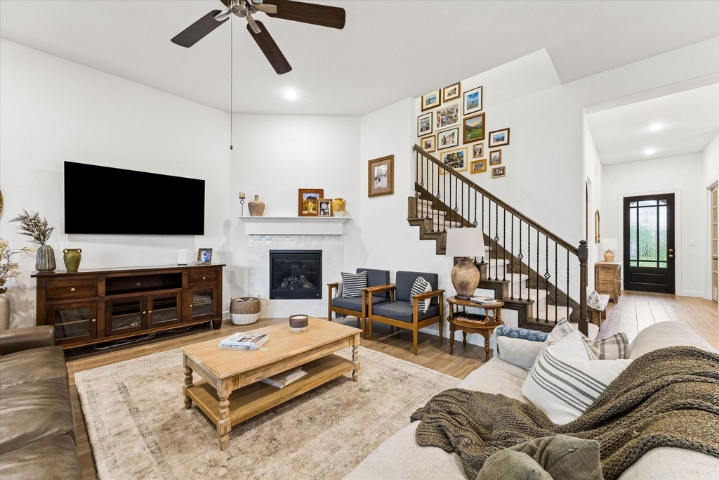 729 Maplewood - Photo 7