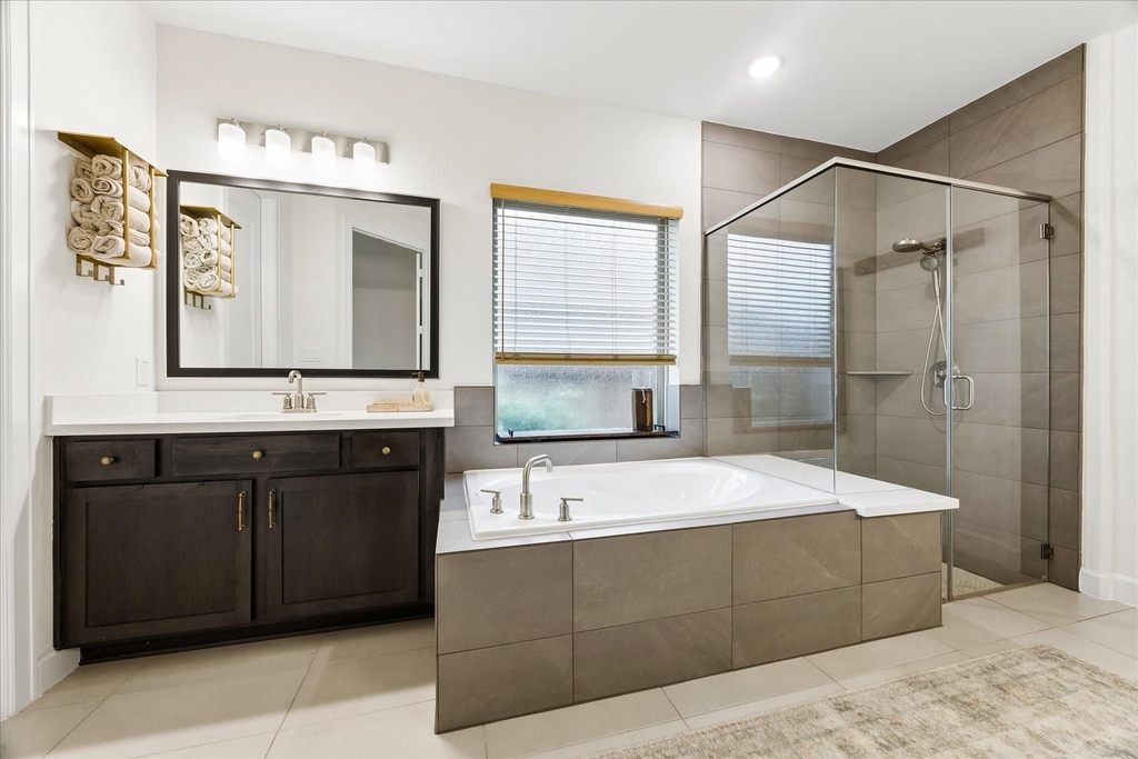 729 Maplewood - Photo 18