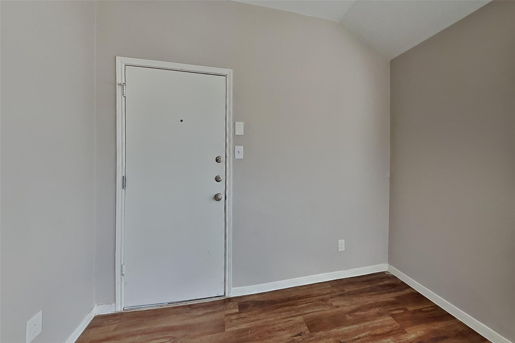 16716 Foursquare Drive - Photo 6
