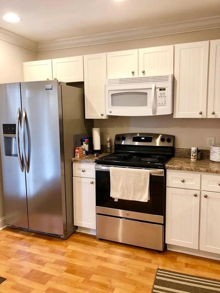 1725 Harvey Mitchell Parkway S - Photo 3