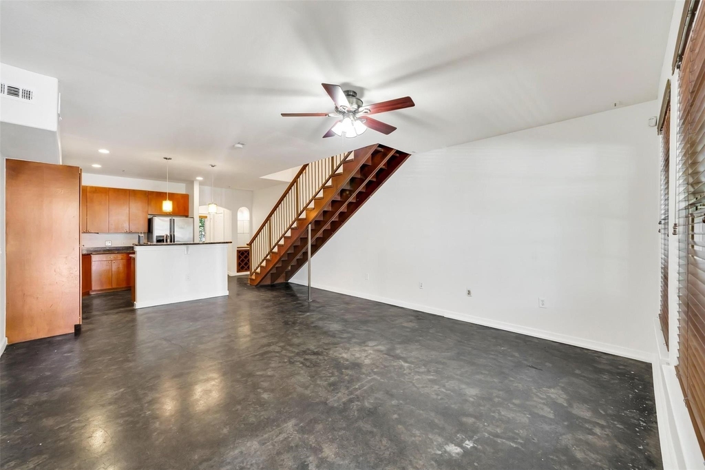 2216 Chenevert Street - Photo 14