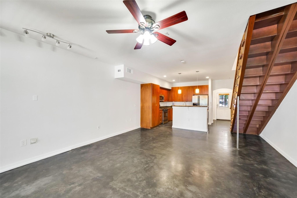 2216 Chenevert Street - Photo 13