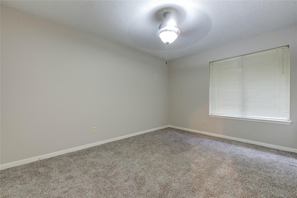 3322 Larkwood Lane - Photo 15