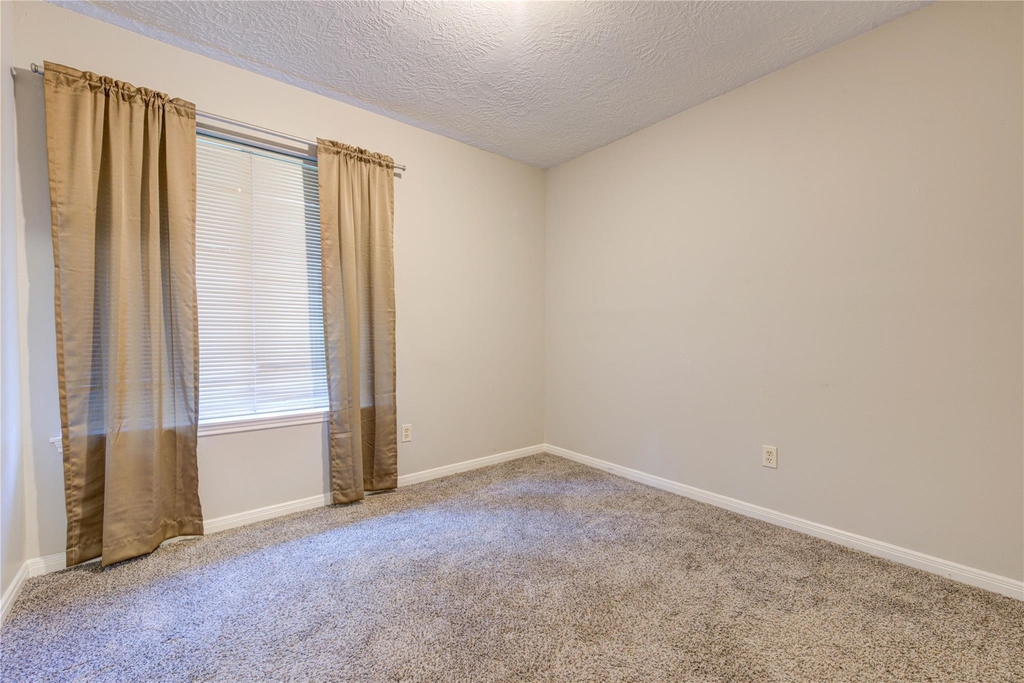 3322 Larkwood Lane - Photo 13