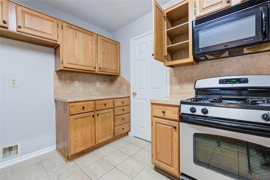 3322 Larkwood Lane - Photo 7