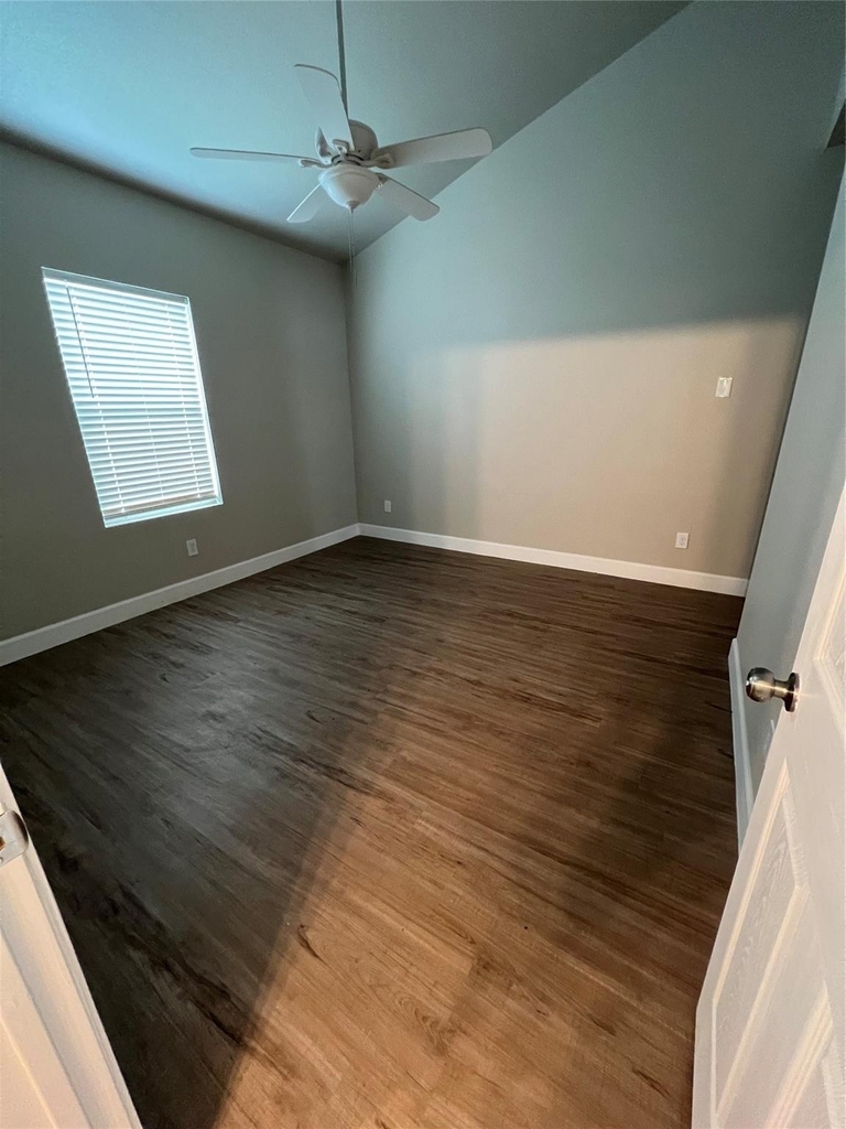 9722 Pelsey Street - Photo 16