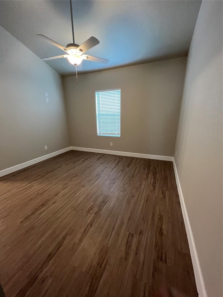 9722 Pelsey Street - Photo 14