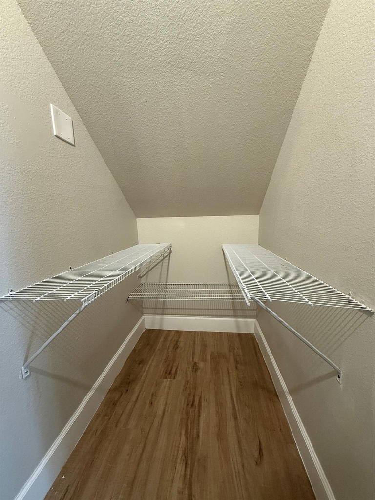 9722 Pelsey Street - Photo 5