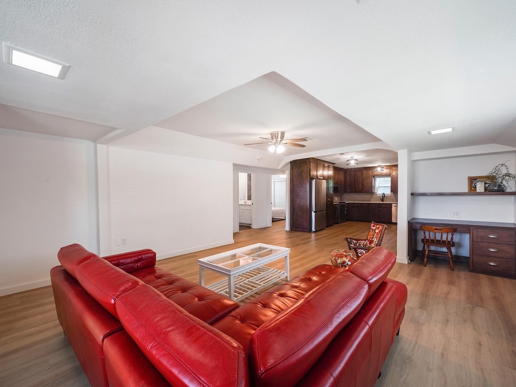 111 Holderrieth Boulevard - Photo 5